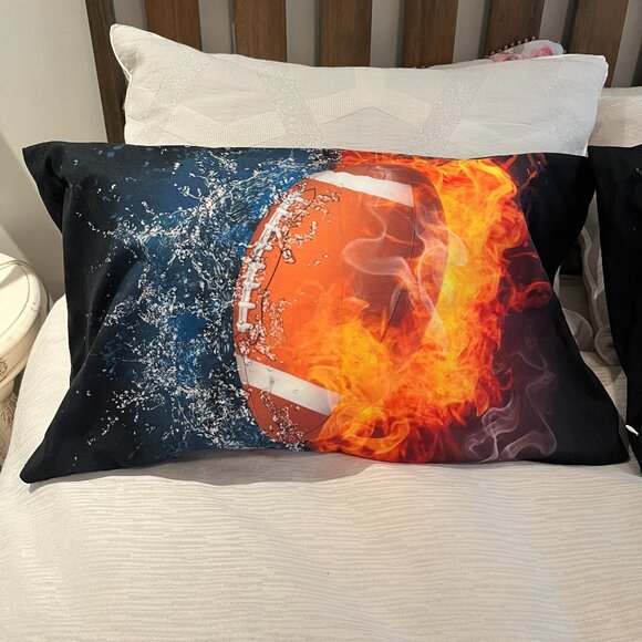 FOOTBALL Fan 2 Bedroom Pillow Covers Standard Size Zipper Closure Unused - Picture 2 of 4